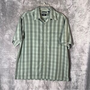 Men's Short Sleeve Green Plaid Button-Up Shirt